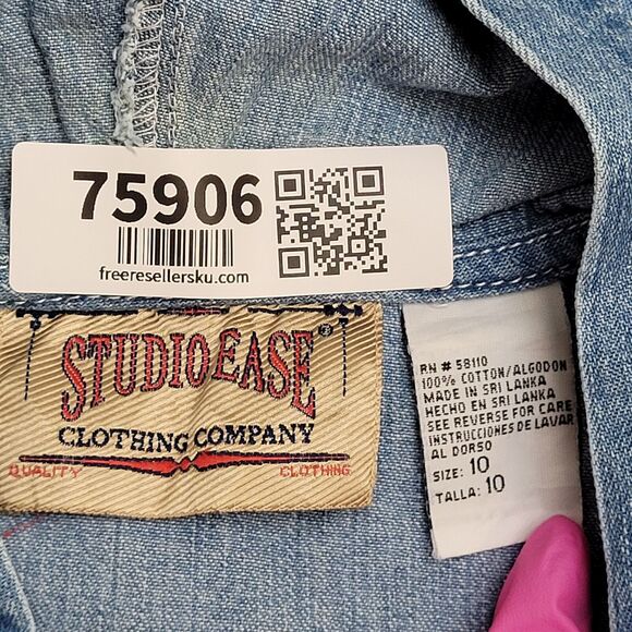 Studio-Ease Denim Hoodie Womens Medium 21x21 Cropped Boxy - Picture 7 of 12